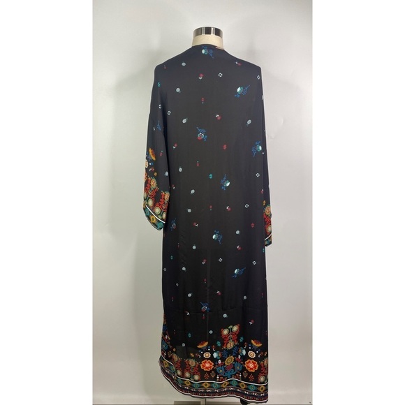 Kendal & Kylie Floral Semi Sheer Maxi Kimono - Picture 4 of 12